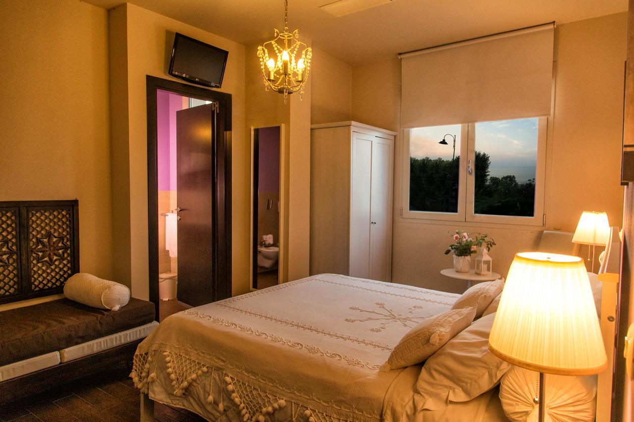 Bahita - Betty'S B&B Gabicce Mare Kültér fotó