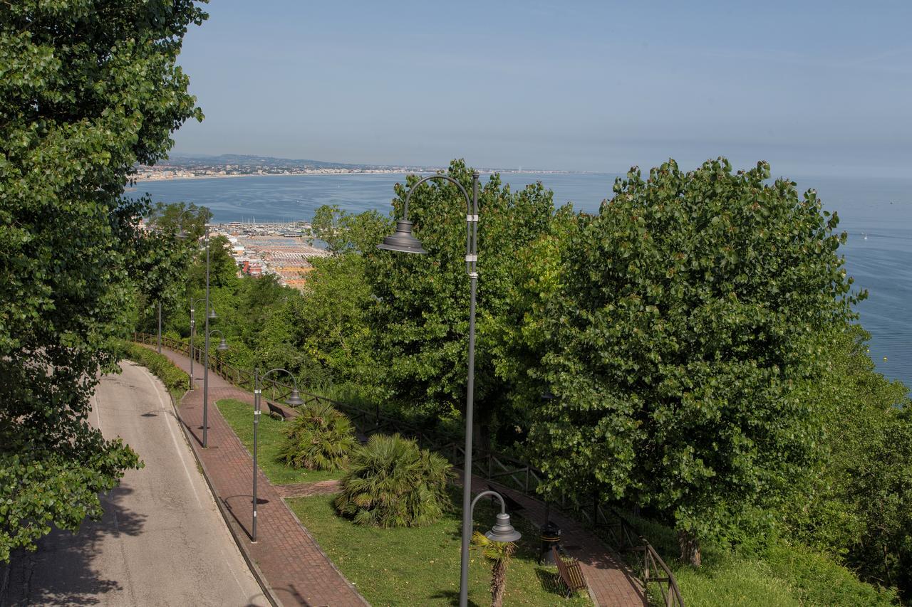Bahita - Betty'S B&B Gabicce Mare Kültér fotó